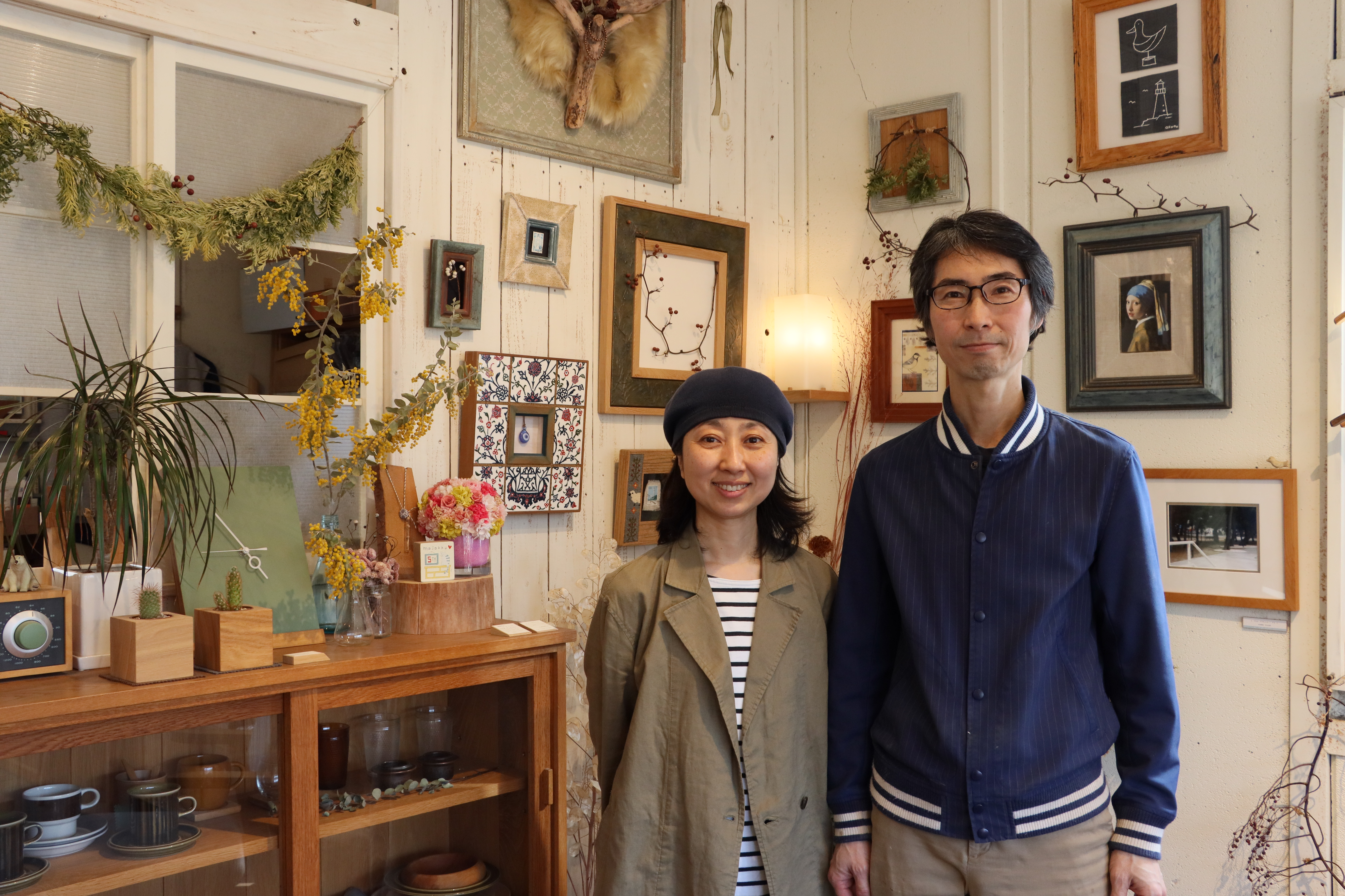 つくるひと 家具設計・製作 / 中原秀章、額縁製作・額装 / 中原あずさ