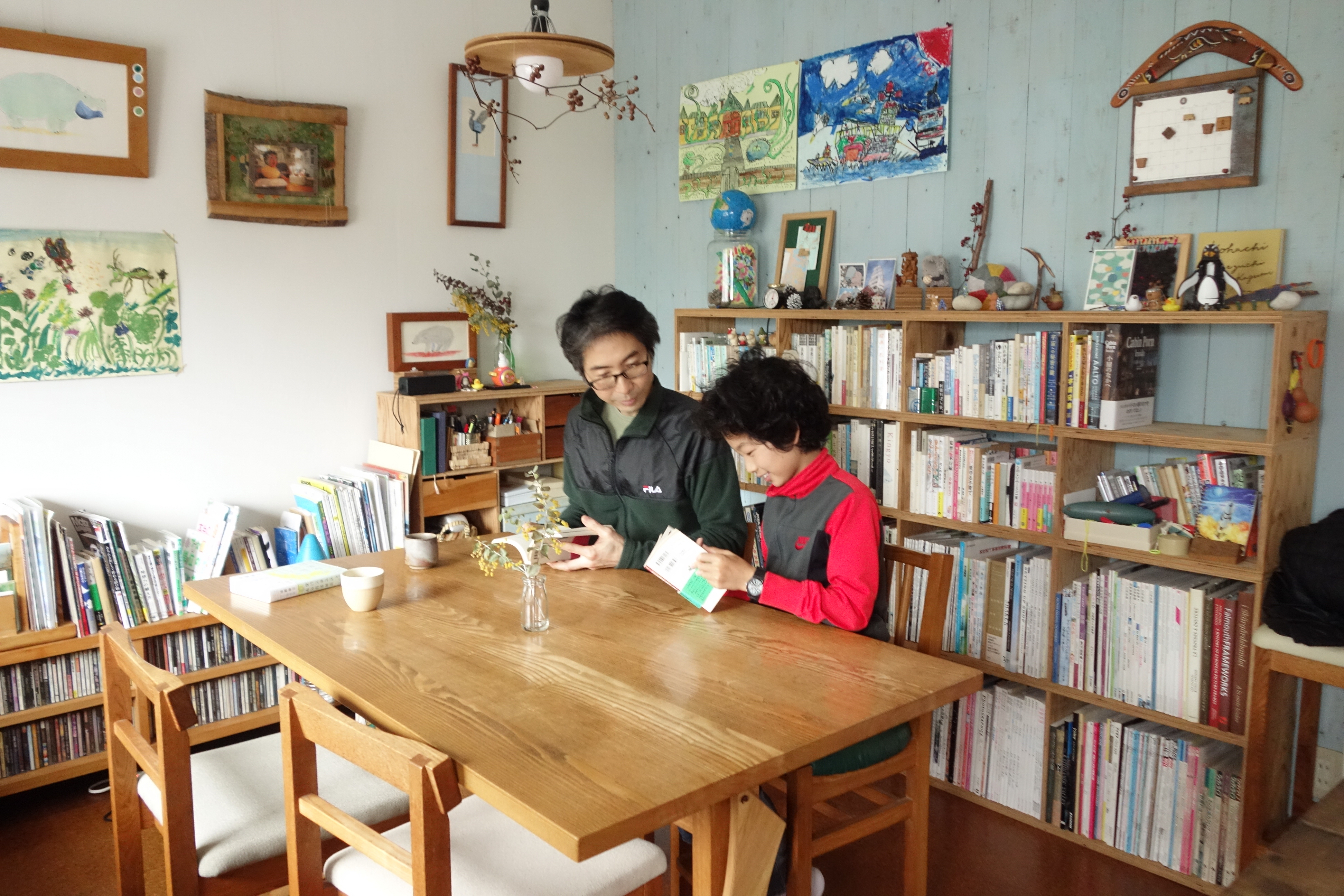 和やかな室内風景